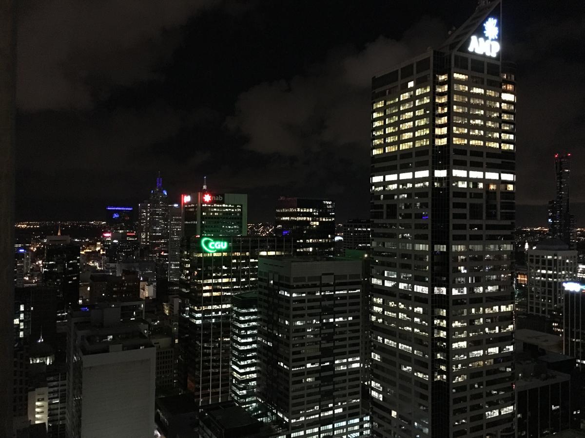 Apartments On The Fifth Melbourne City Exterior foto