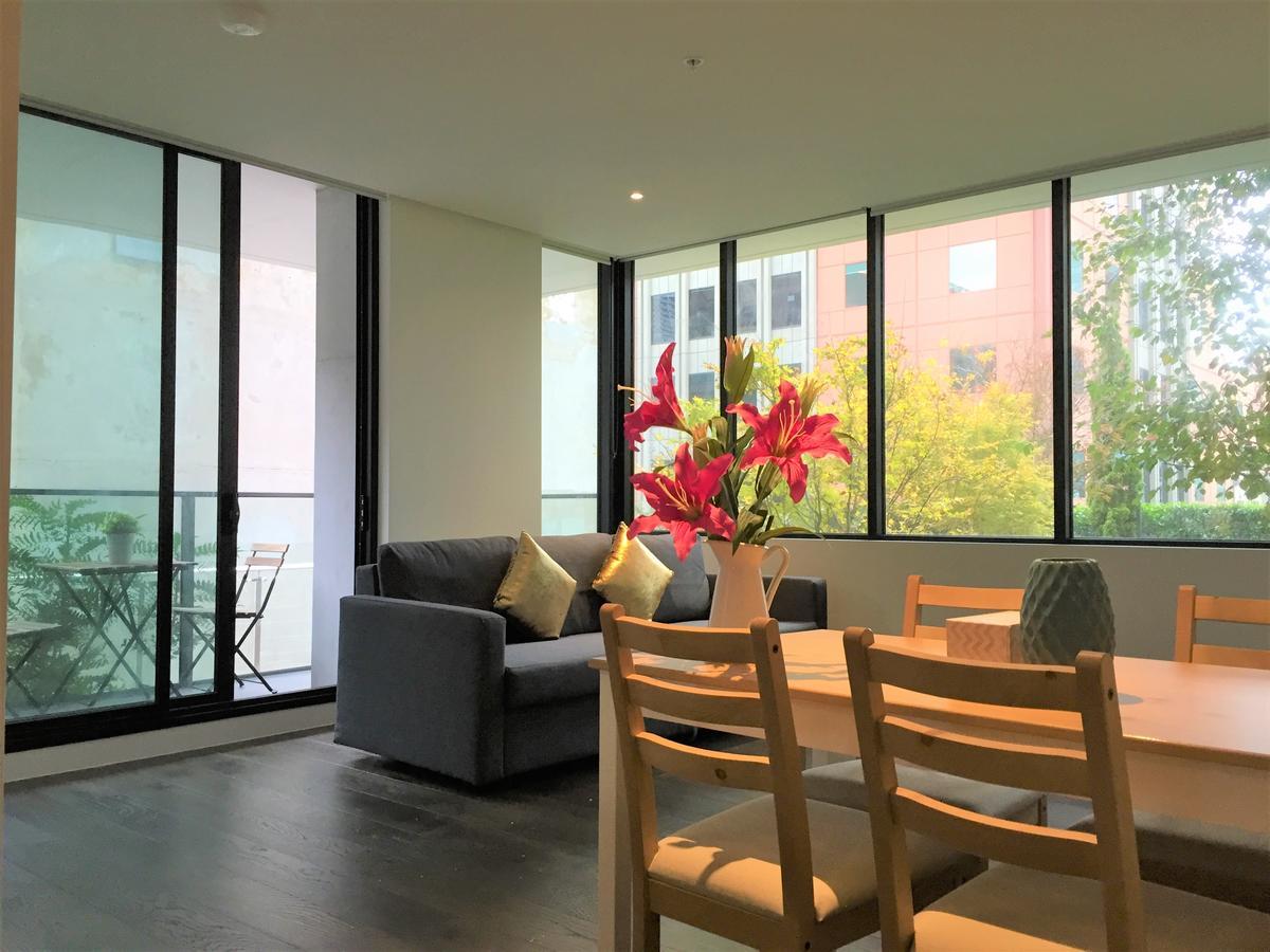 Apartments On The Fifth Melbourne City Exterior foto